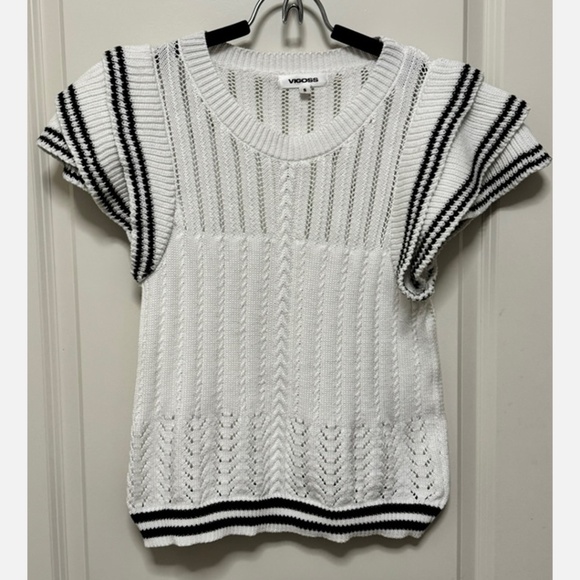 VIGOSS Textured Knit Flutter-Sleeve Top, Small white w/black stripes - Picture 3 of 8